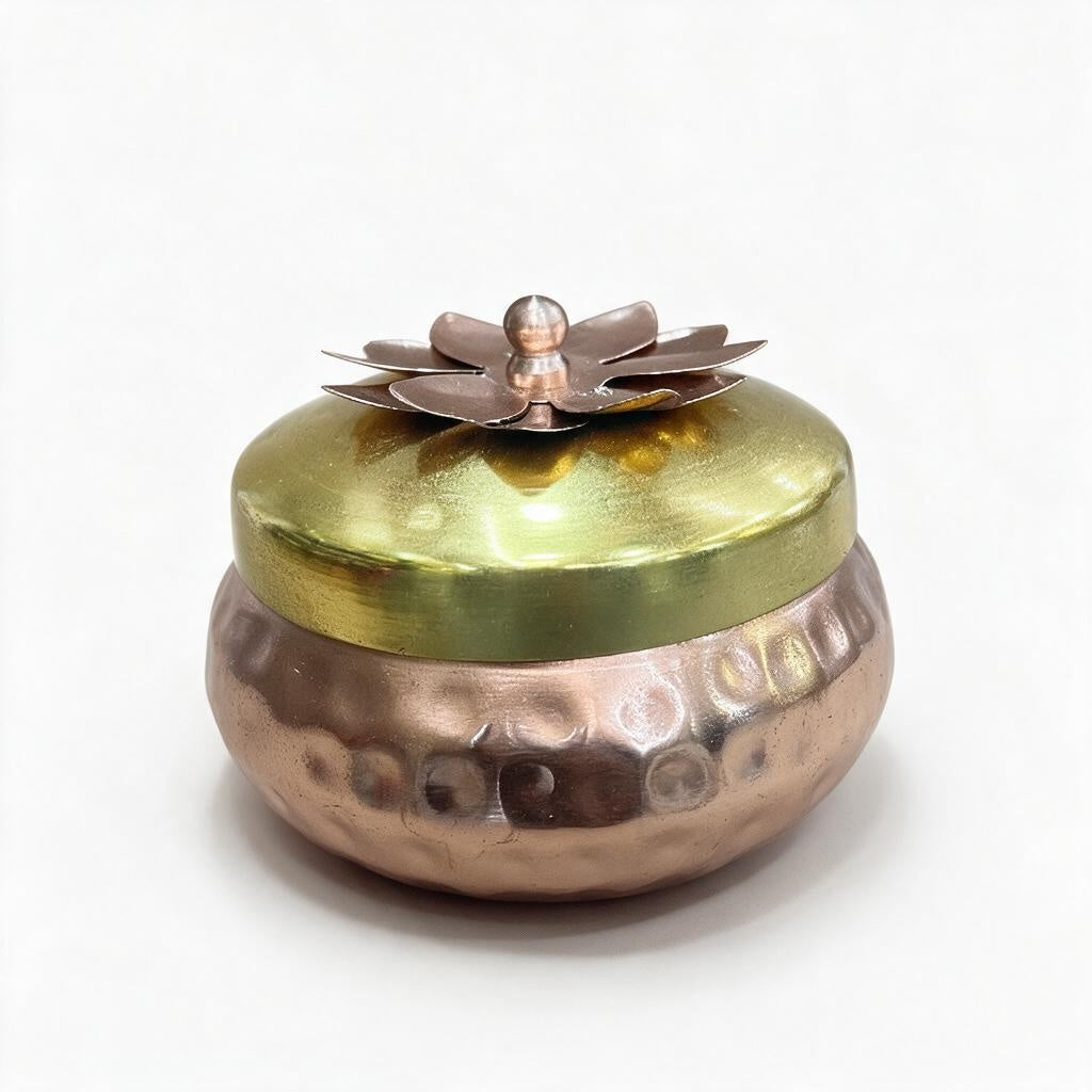 Hammered Lotus-Lid Pot product photo